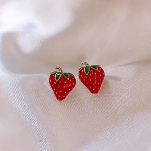 S925 argent aiguille fille sens mignon petit filet de fraises rouge sauvage boucles d'oreilles étudiant cadeau d'anniversaire accessoires boucles d'oreilles en cristal