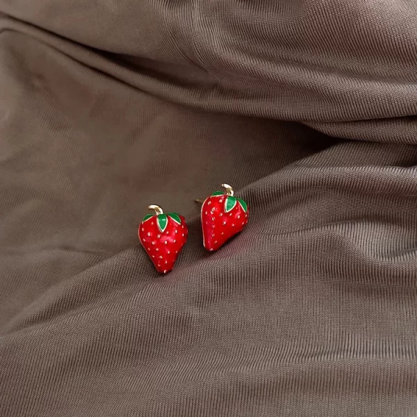 S925 argent aiguille fille sens mignon petit filet de fraises rouge sauvage boucles d'oreilles étudiant cadeau d'anniversaire accessoires boucles d'oreilles en cristal – Image 6