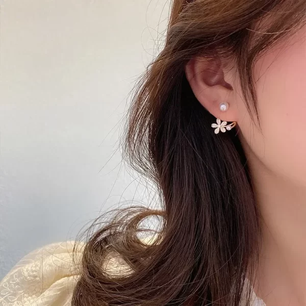 Boucles d'oreilles coréennes légères de luxe en Imitation de perles et de fleurs pour femmes et filles, bijoux élégants en cristal à la mode, cadeaux d'anniversaire de fête – Image 5