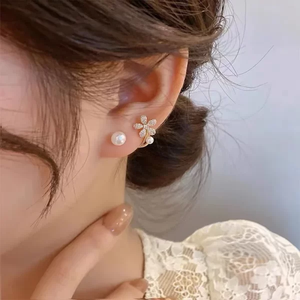 Boucles d'oreilles coréennes légères de luxe en Imitation de perles et de fleurs pour femmes et filles, bijoux élégants en cristal à la mode, cadeaux d'anniversaire de fête – Image 3