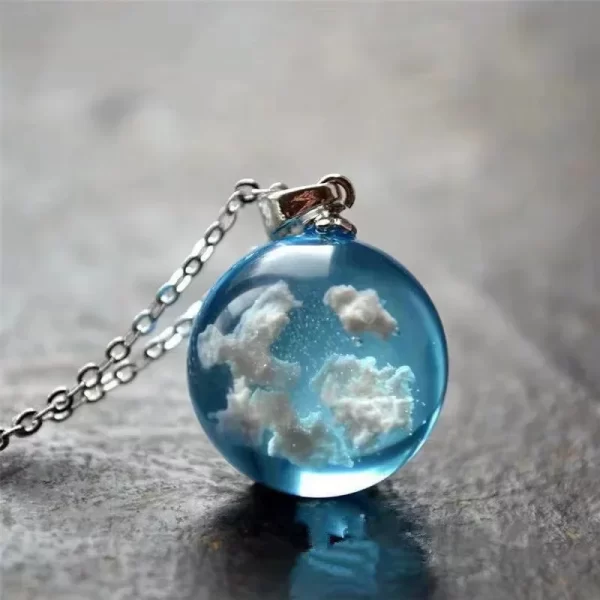 Collier Chic en résine transparente avec pendentif boule de lune pour femmes, chaîne de nuage bleu ciel blanc, bijoux à la mode, cadeaux pour filles