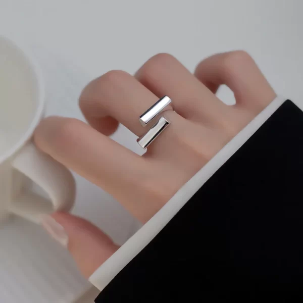 Bague ouverte géométrique irrégulière en métal argenté pour femme, bijoux de tempérament créatifs, cadeau de fête, nouvelle mode – Image 8