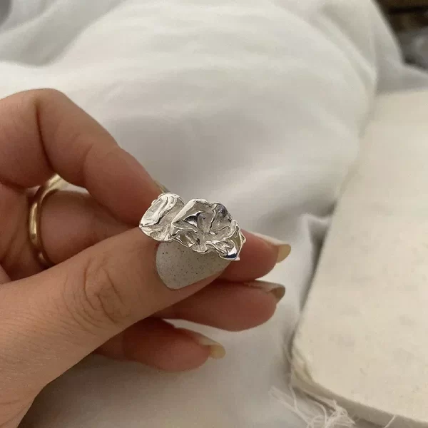 Bague ouverte géométrique irrégulière en métal argenté pour femme, bijoux de tempérament créatifs, cadeau de fête, nouvelle mode – Image 4