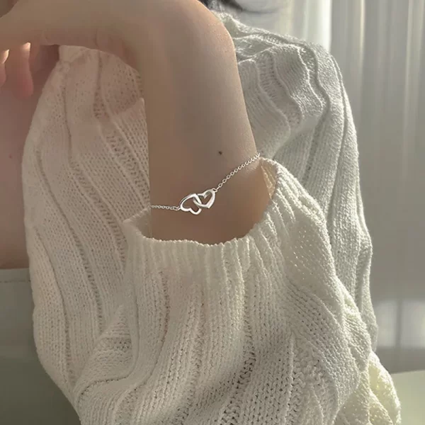 Bracelet Double cœur creux pour femmes, couleur argent, petit Bracelet en forme de cœur, bijoux à la mode, cadeau de fête de mariage, nouvelle collection – Image 2